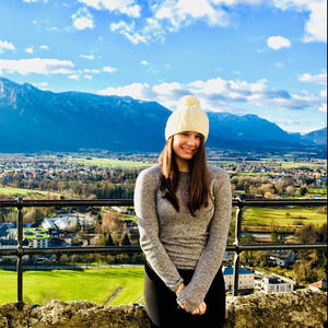 Meet your Posher, Hannah